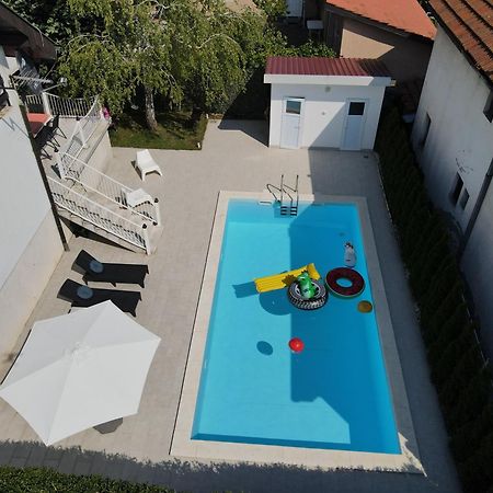 Villa Mina Kladovo, 5-Bedroom Villa With Pool For Up To 12 People Exterior foto